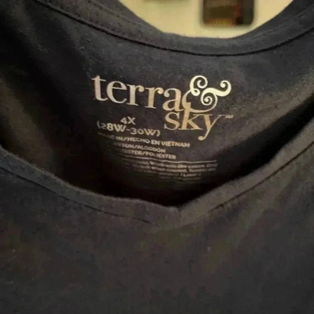 TERRA & SKY Black Vneck tee shirt size 4x - Picture 2 of 3